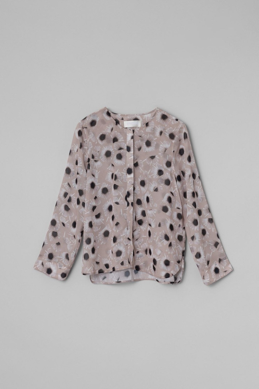 Women Fall Winter Spring Summer Basics | Tonoko Blouse Animal Floral Creme