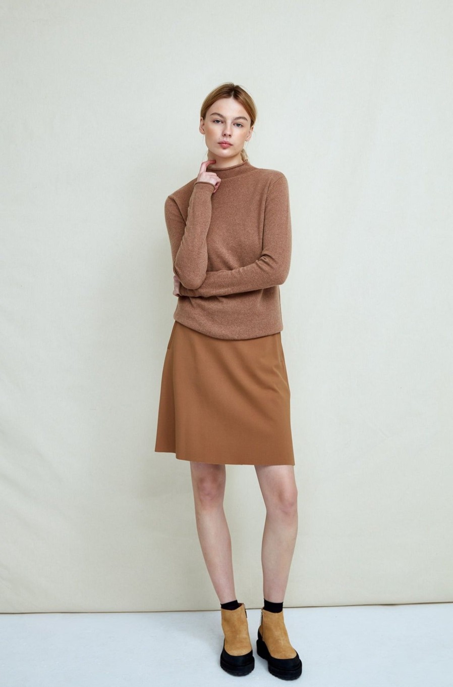 Women Fall Winter Spring Summer Basics | Anne Karin Short Brown Sugar